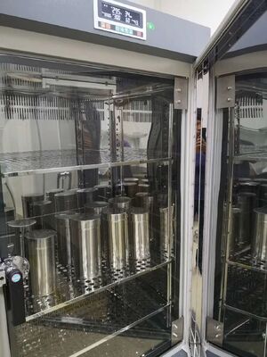 Cena LIYI 2-stronnej i 3-stronnej komory inkubacyjnej do testowania klimatu sztucznego środowiskowego z oświetleniem do sprzedaży